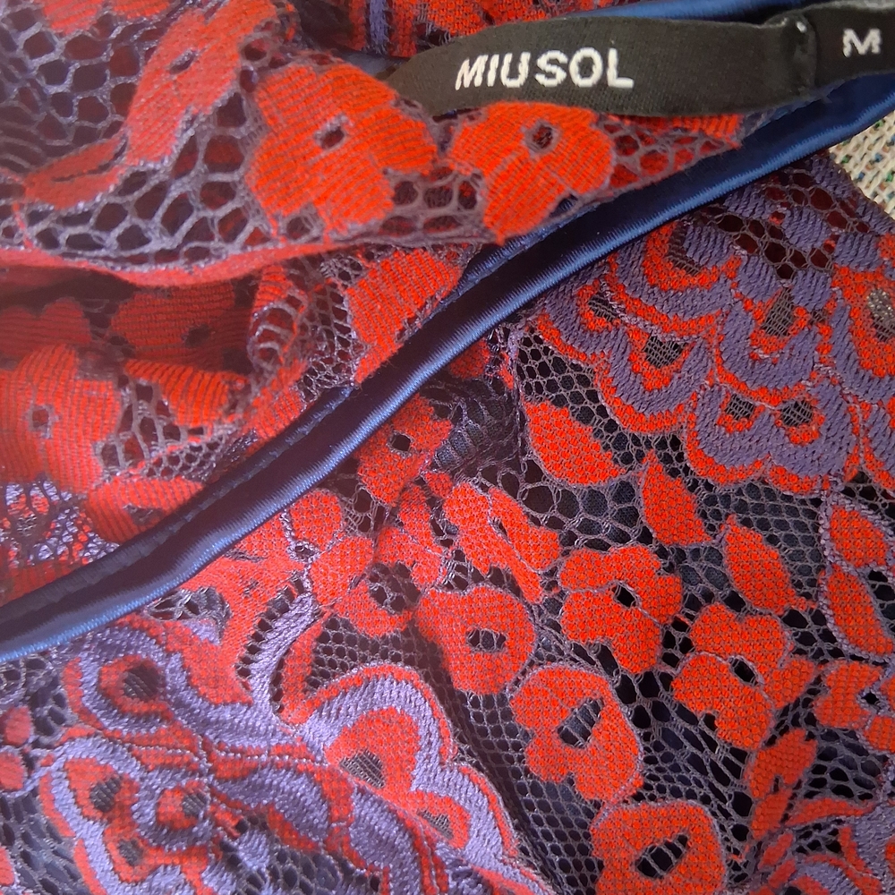 Miusol (medium) Elegant Red and Blue Lace Dress - Picture 2 of 5